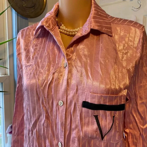 Victoria’s Secret Logo Button Up Blouse Size S - Picture 5 of 5